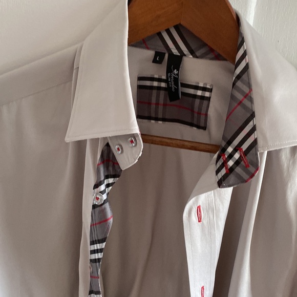 Shirt and cufflinks (not included). - Picture 4 of 5